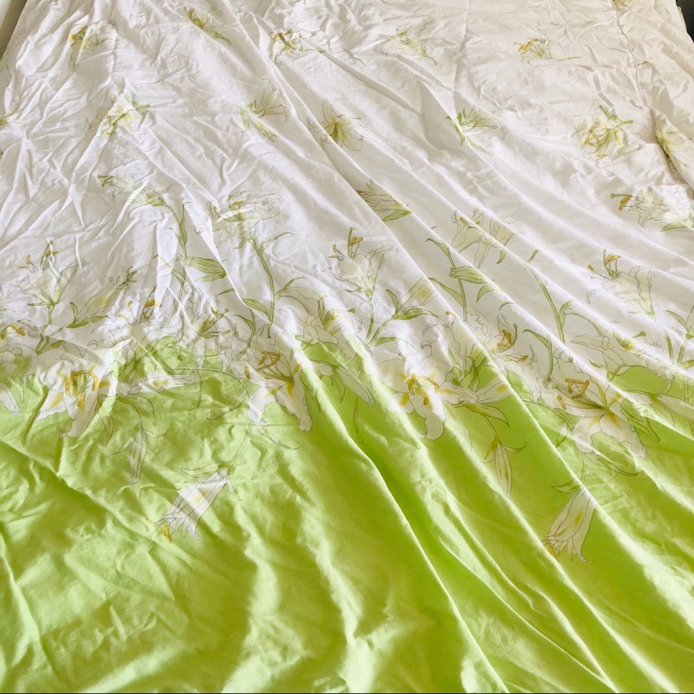 Queen size bedding 4 pieces with Lily flower